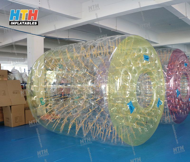 Inflatable water roller ball